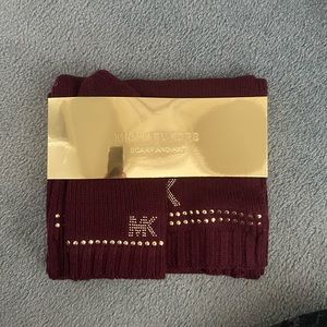 MICHAEL KORS scarf and hat set